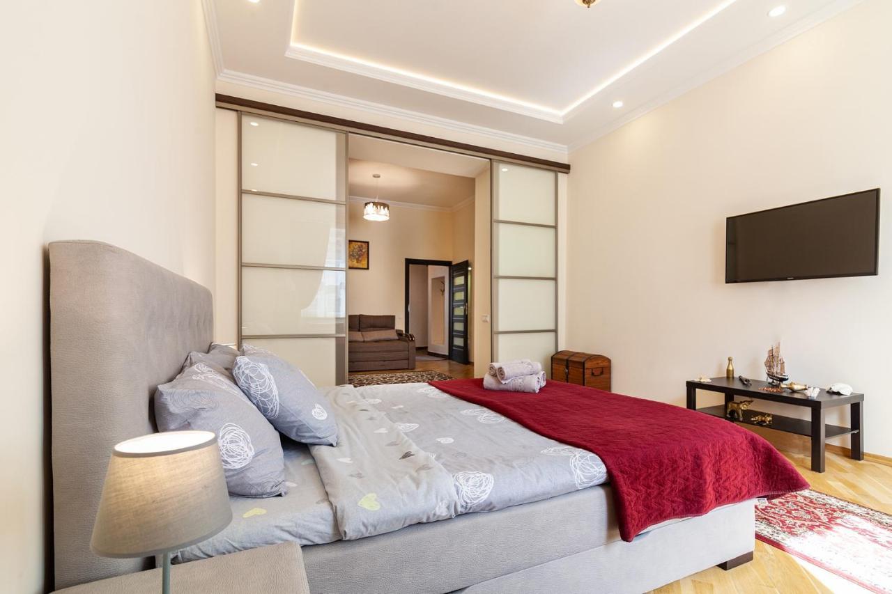 On Tamanska - вулиця дарії гусяк Apartment Lviv