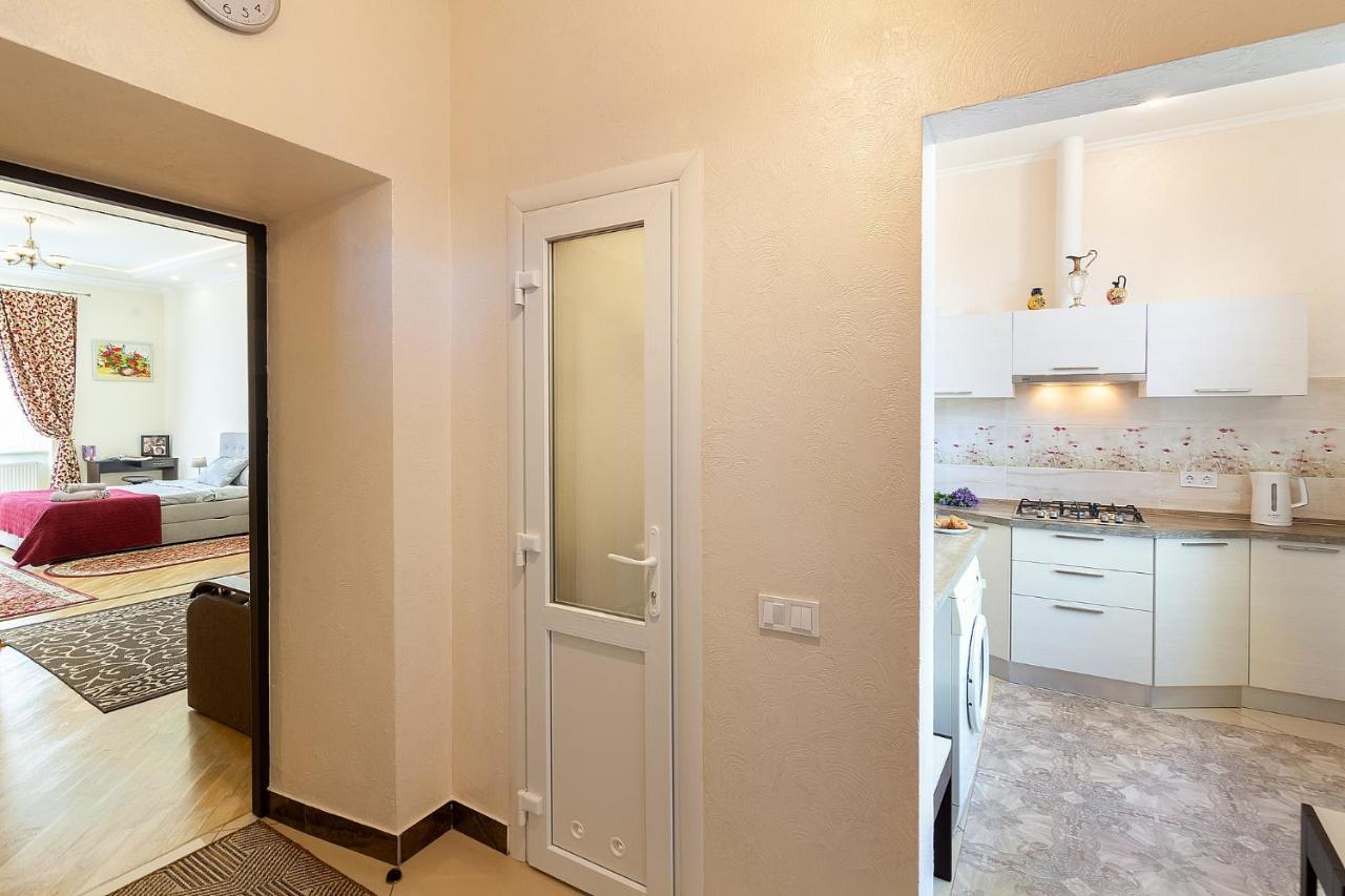 On Tamanska - вулиця дарії гусяк Apartment *