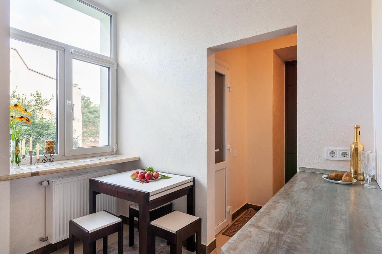 On Tamanska - вулиця дарії гусяк Apartment *